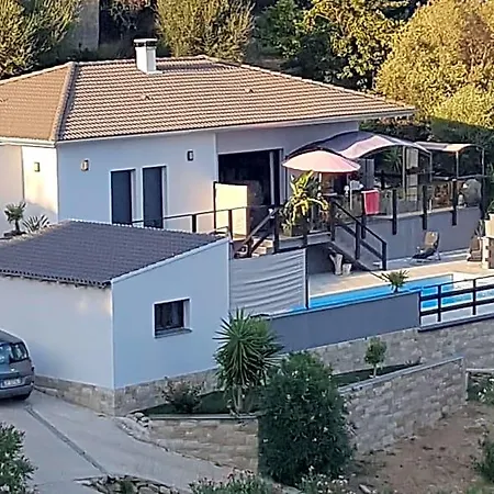 Au Bien Etre Bed & Breakfast 4*